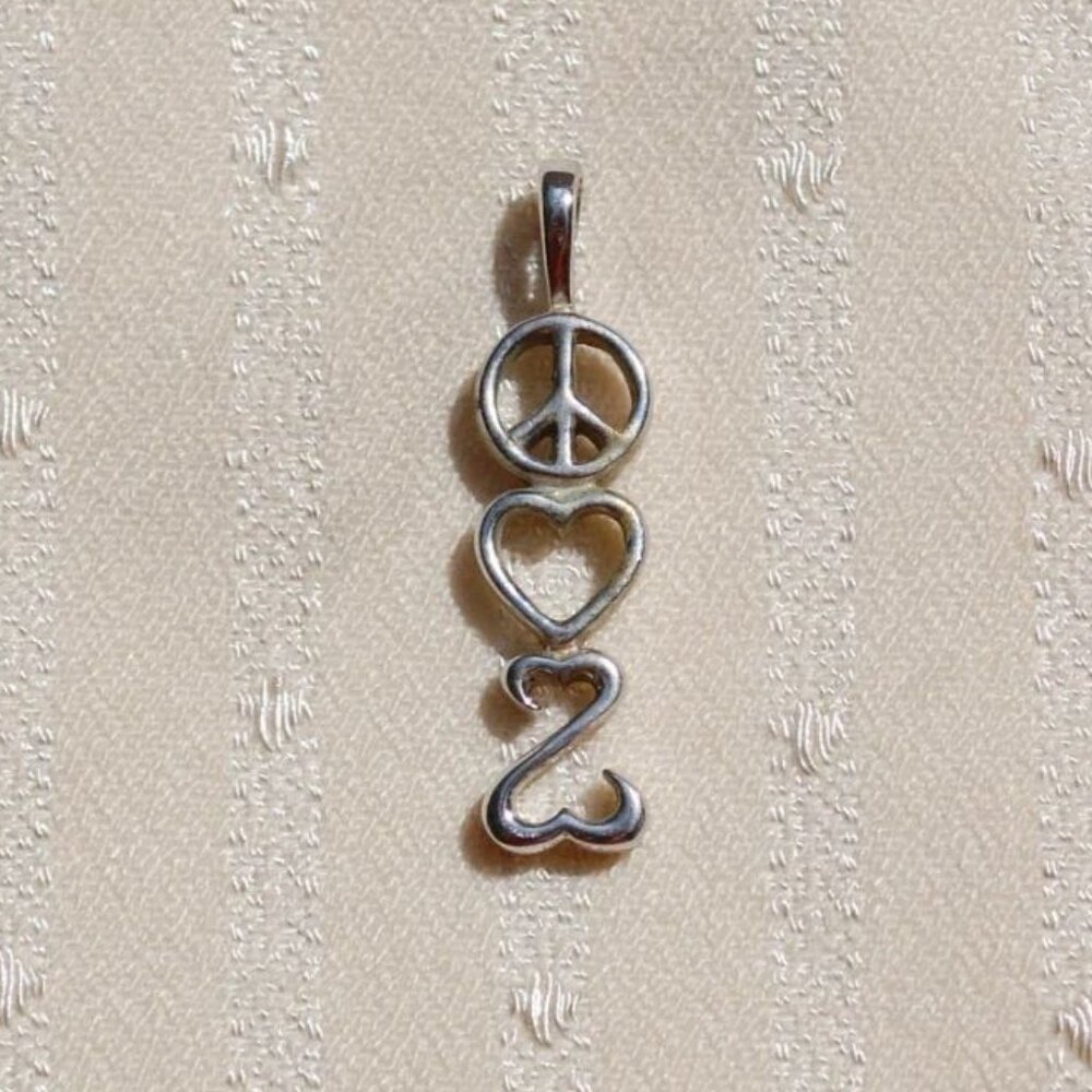 Jane Seymour JWBR Sterling Silver Pendant Necklace Peace Love Open Hearts .925
